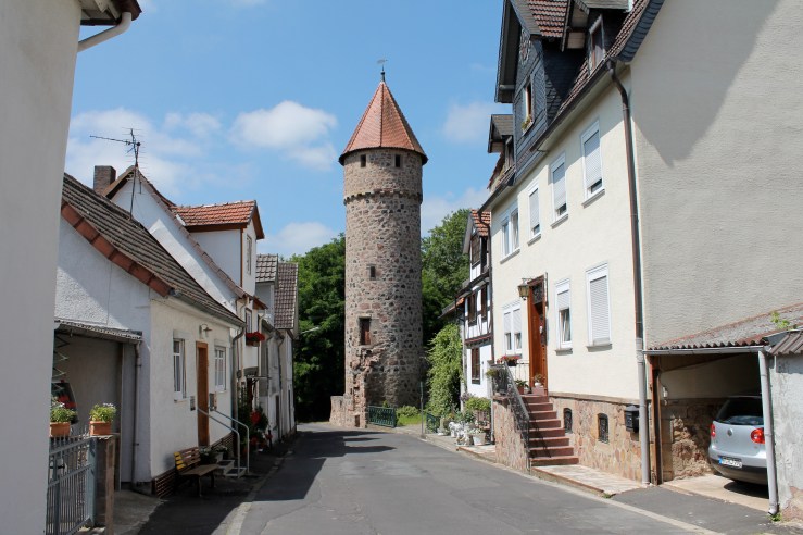 A tower at the end of a Fritzlar street.