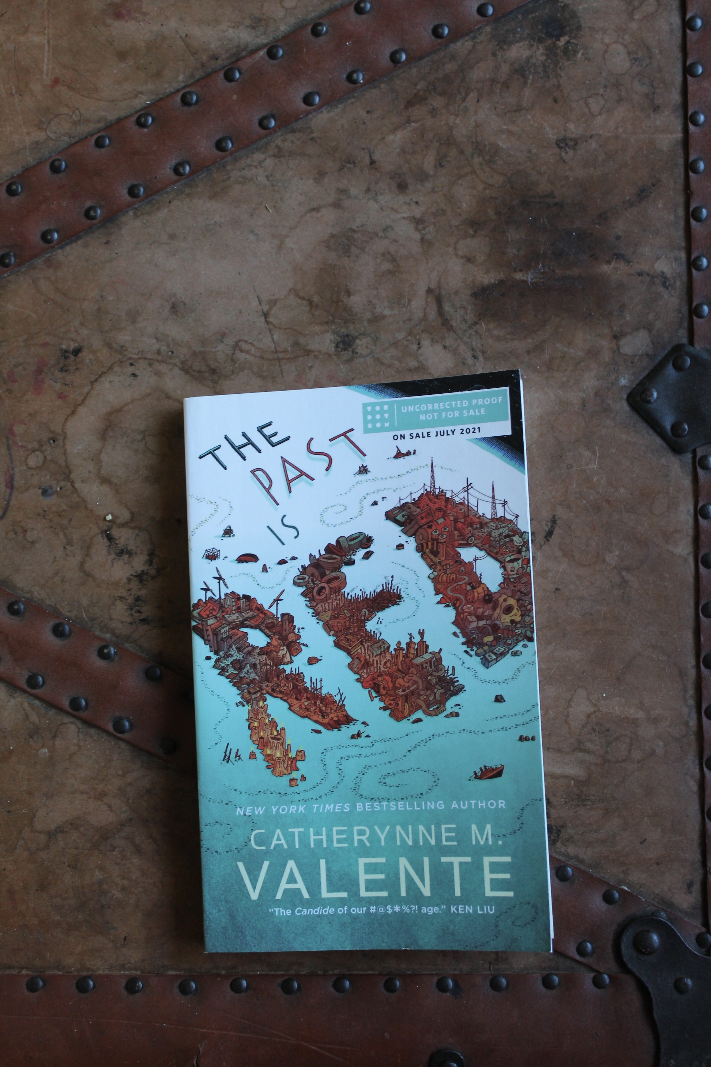 Book Review The Past is Red by Catherynne M. Valente